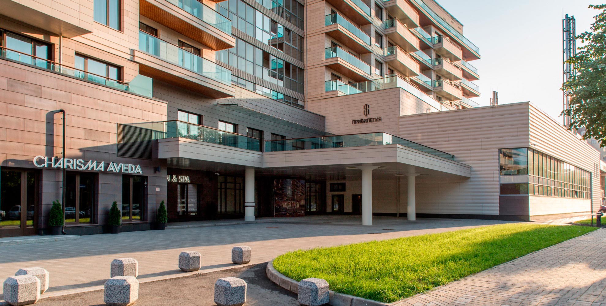 входная группа ЖК Привилегия